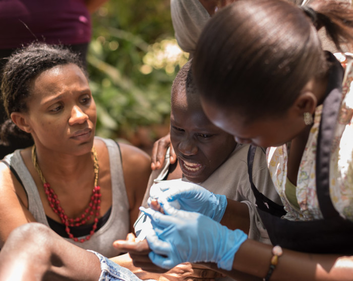 20150317_uganda-jigger-clinic_0342