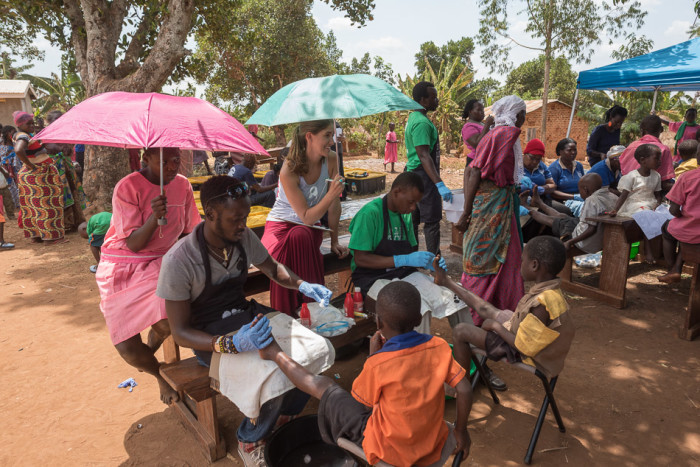 20150319_uganda-village-clinic_0382