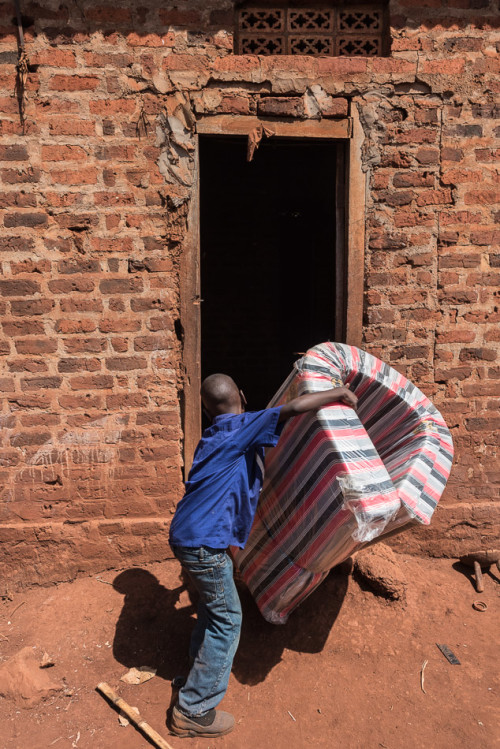 20150320_uganda-village-resettlement_0198