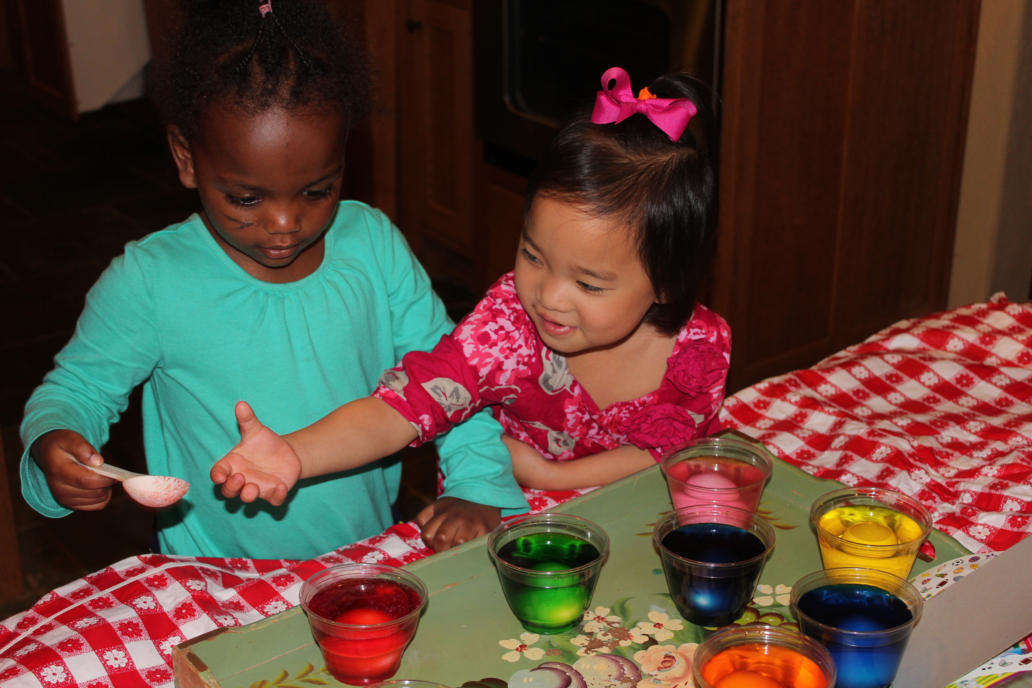 The Two Princesses Who Dyed Eggs